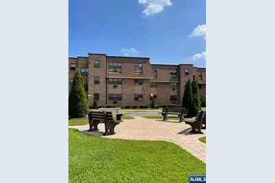 220 Meadow Lane D35 #D35, Secaucus, NJ 07094 - Photo 3