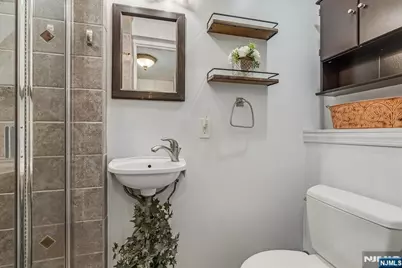 670 Swathmore Lane, Paramus, NJ 07652 - Photo 35