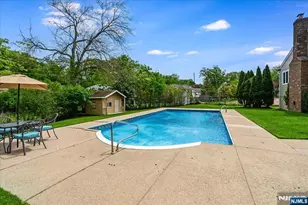 670 Swathmore Ln, Paramus, NJ 07652 - Photo 43