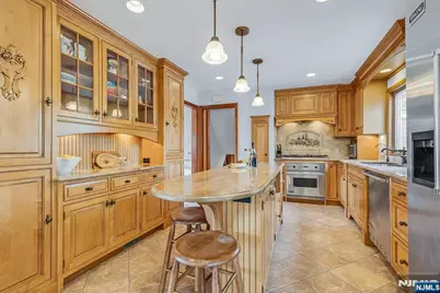 670 Swathmore Lane, Paramus, NJ 07652 - Photo 13