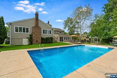 670 Swathmore Lane, Paramus, NJ 07652 - Photo 45