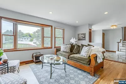 670 Swathmore Lane, Paramus, NJ 07652 - Photo 9