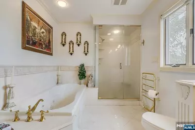 670 Swathmore Lane, Paramus, NJ 07652 - Photo 25