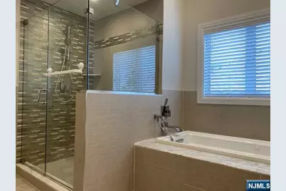 1582 John Street, Fort Lee, NJ 07024 - Photo 9