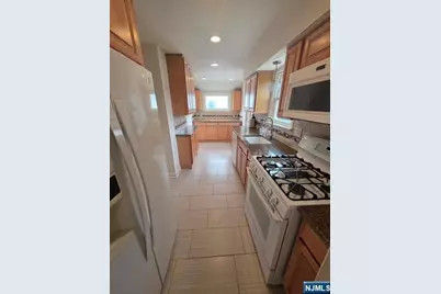 245 Paterson Avenue, Lodi, NJ 07644 - Photo 5