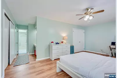 1402 Maplecrest Road 1402 #1402, Edison, NJ 08820 - Photo 27