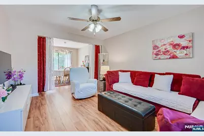1402 Maplecrest Road 1402 #1402, Edison, NJ 08820 - Photo 13