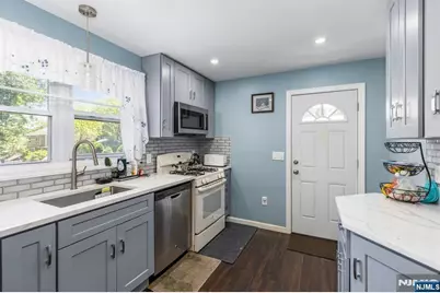 54 Bedford Avenue, Teaneck Township, NJ 07666 - Photo 9