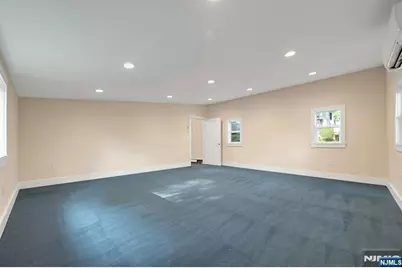 288 Van Dien Avenue D #D, Ridgewood, NJ 07450 - Photo 7