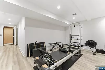 29 Roslyn Avenue, Englewood Cliffs, NJ 07632 - Photo 39
