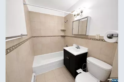 475 Grand Avenue 3E #3E, Palisades Park, NJ 07650 - Photo 3