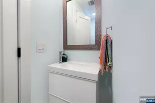 289 Webster Ave 1A, Jersey City, NJ 07307 - Photo 19