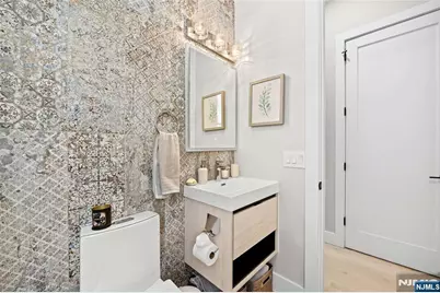 289 Webster Avenue 1A #1a, Jersey City, NJ 07307 - Photo 5