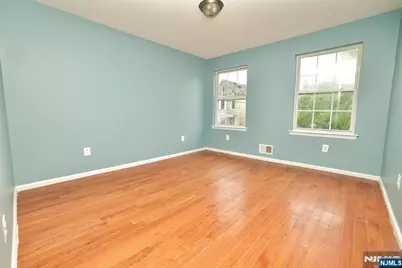 36 Brenner Street, Newark, NJ 07108 - Photo 5