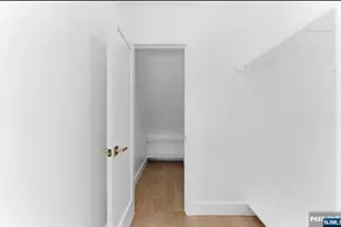 113 5 Oak Street 1, Jersey City, NJ 07304 - Photo 9
