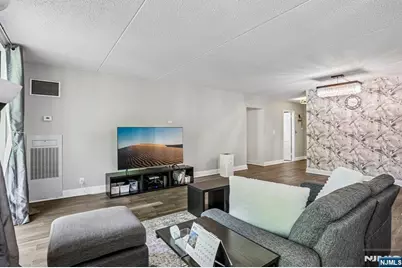 1077 River Road 211 #211, Edgewater, NJ 07020 - Photo 5