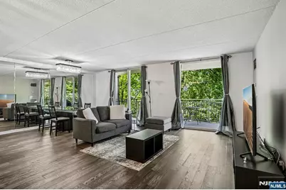 1077 River Road 211 #211, Edgewater, NJ 07020 - Photo 3