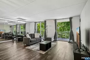 1077 River Road 211, Edgewater, NJ 07020 - Photo 3