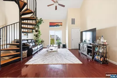 39 Union Street 402 #402, Hackensack, NJ 07601 - Photo 3