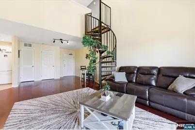 39 Union Street 402 #402, Hackensack, NJ 07601 - Photo 7