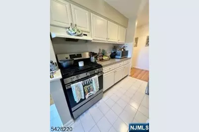 605 Grove Street D4 #D4, Clifton, NJ 07013 - Photo 7