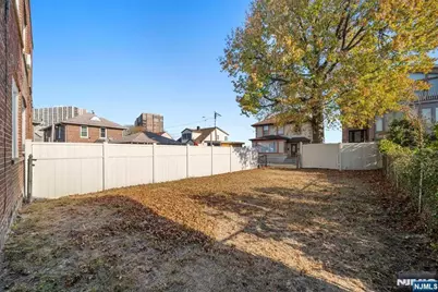 170 Cedar Street Fl 1 #Fl 1, Cliffside Park, NJ 07010 - Photo 13