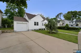 39-22 Vanore Dr, Fair Lawn, NJ 07410 - Photo 25