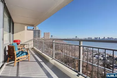 4 Horizon Road 1027 #1027, Fort Lee, NJ 07024 - Photo 3