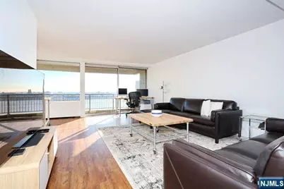 4 Horizon Road 1027 #1027, Fort Lee, NJ 07024 - Photo 9