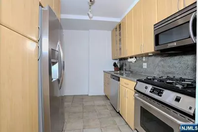 4 Horizon Road 1027 #1027, Fort Lee, NJ 07024 - Photo 17