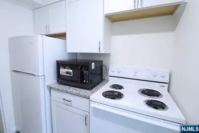 1600 Center Avenue 1E #1E, Fort Lee, NJ 07024 - Photo 7