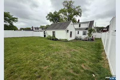 65 Hamilton Avenue, Elmwood Park, NJ 07407 - Photo 7