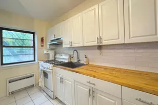 500 Linwood Dr 2G, Fort Lee, NJ 07024 - Photo 7