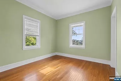 540 Highridge Avenue, Cliffside Park, NJ 07010 - Photo 23
