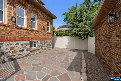 540 Highridge Avenue, Cliffside Park, NJ 07010 - Photo 37