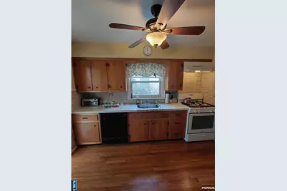 850 Broad Street, Teaneck Township, NJ 07666 - Photo 3