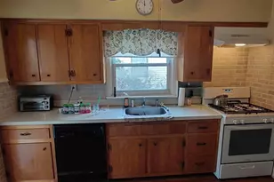850 Broad St, Teaneck Township, NJ 07666 - Photo 3