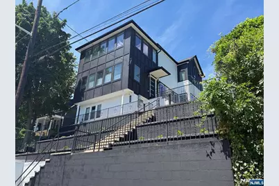 606 5th Street, Carlstadt, NJ 07072 - Photo 1