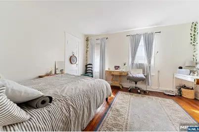 186 Oakwood Avenue, Cliffside Park, NJ 07010 - Photo 17