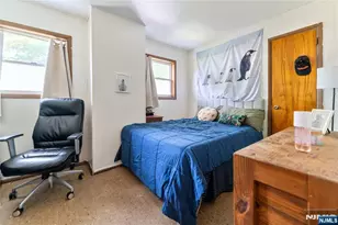 186 Oakwood Ave, Cliffside Park, NJ 07010 - Photo 15