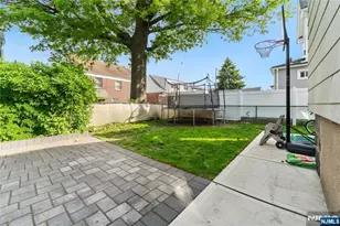 186 Oakwood Ave, Cliffside Park, NJ 07010 - Photo 21