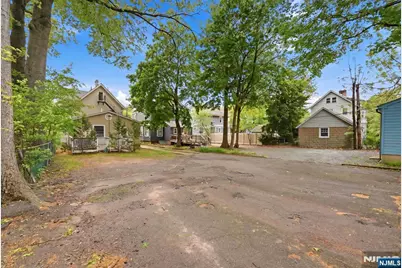 160 Ashland Avenue, Bloomfield, NJ 07003 - Photo 43