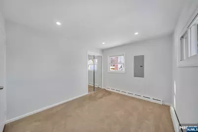 231 Hillside Avenue, Paramus, NJ 07652 - Photo 25
