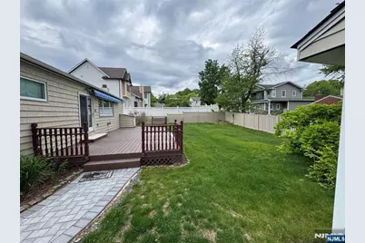 231 Hillside Avenue, Paramus, NJ 07652 - Photo 27
