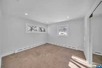 231 Hillside Avenue, Paramus, NJ 07652 - Photo 21
