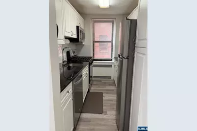 100 Prospect Avenue 2E #2E, Hackensack, NJ 07601 - Photo 9