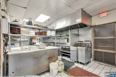 5910 Bergenline Avenue, West New York, NJ 07093 - Photo 19