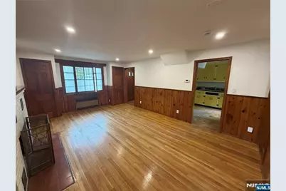 323 Bridge Plaza, Fort Lee, NJ 07024 - Photo 5