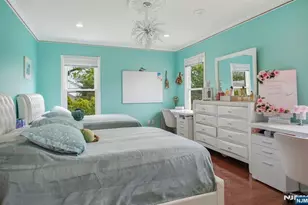 31 Knoble Pl, Hawthorne, NJ 07506 - Photo 17