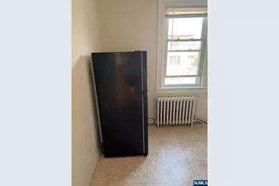 516 Anderson Avenue 2 #2, Cliffside Park, NJ 07010 - Photo 5